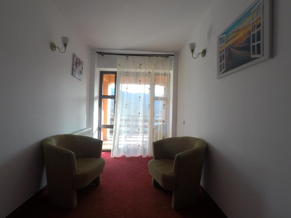 Pensiunea N.A.M Buşteni Exteriér fotografie