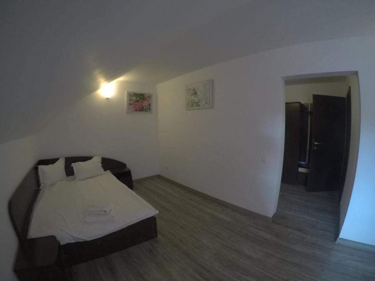 Pensiunea N.A.M Buşteni Exteriér fotografie